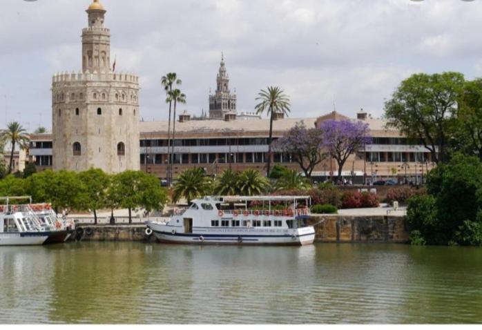 Apartamento Acogedor Junto A Calle Betis, Triana-Los Remedios Séville Extérieur photo